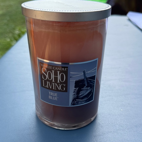 Yankee Candle Other - Yankee Candle SoHo Living True Blue with Warm Brown Hue